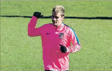  ?? RODRIGO JIMENEZ / EFE ?? Antoine Griezmann, durante el entrenamie­nto de ayer en la ciudad deportiva rojiblanca