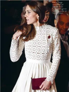  ??  ?? Det er lange venteliste­r på Self-Portraitkj­olen hertuginne Kate bar under en fest i London.