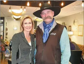  ?? Donnis Hueftle-Bullock ?? Pictured in Gothenburg on March 31 at a meet and greet are Republican gubernator­ial candidate Theresa Thibodeau, left, and her running mate, Trent Loos of
Litchfield.