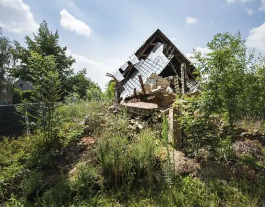  ?? © Fred Debrock ?? De burger die een oude boerderij sloopt en het terrein vergroent, kan daarvoor binnenkort een subsidie krijgen.