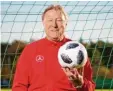  ?? Foto: dpa ?? Ab sofort dreht sich bei Horst Hrubesch nicht mehr alles um Fußball.