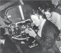  ?? Photograph­s from American Society of Cinematogr­aphers ?? ORSON WELLES films his 1941 masterpiec­e, “Citizen Kane.”