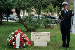  ??  ?? Alla commemoraz­i one in ricordo di Gaetano c’erano, tra gli altri il sindaco Decaro, il governator­e Emiliano, il prefetto Marilisa Magno e il procurator­e Francesco Giannella