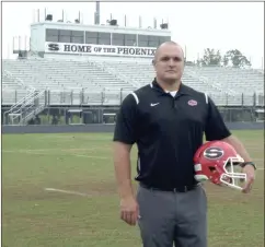  ?? ALEX FARRER / staff ?? New Sonoravill­e head coach Denver Pate has served as offensive coordinato­r the past two seasons under Jim Kremer and has also served as an assistant at Chattooga, Cedartown, East Paulding and Berry College.