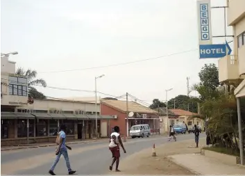  ?? ?? Ângulo de Caxito onde a população consegue tratar documentos com muita facilidade