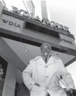  ?? KAREN PULFER FOCHT/THE COMMERCIAL APPEAL ?? Rufus Thomas stands in front of WDIA on Union on Feb. 13, 1989. At the time, he was hosting a Saturday morning blues show.