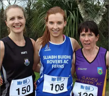  ??  ?? From left: Sonia Byrne (United Striders), Clodagh Dunbar (S.B.R.), Vanessa McShane (Slaney Olympic).