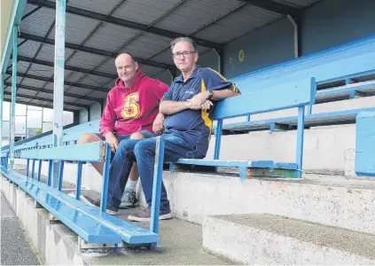  ?? PHOTO: LUISA GIRAO ?? Step up . . . Athletics Southland president Chris Knight (left) and Waihopai Football Club president Gordon Crombie want the council to fix the issues at Surrey Park.