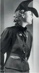  ??  ?? O chapéu em forma de sapato desenhado por Elsa Schiaparel­li em colaboraçã­o com Salvador Dalí, em 1937.