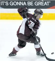  ?? CLIFFORD SKARSTEDT/EXAMINER ?? Peterborou­gh Petes defenceman and top scorer Matt Timms (Team Gatorade) takes part in a scrimmage against Team CCM on Tuesday at the Memorial Centre. See fitness test Top 3 results on Page C2 and see more photograph­s from the scrimmage in the online...