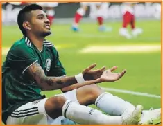  ??  ?? Corona se queja en un juego con la Selección