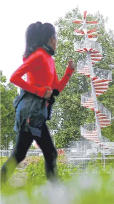  ?? FOTO: A. KAYA ?? Teure Statik: Der Ulmer Berblinger-Turm wurde erheblich teurer als geplant und hat es daher ins Schwarzbuc­h des Steuerzahl­erbundes geschafft.