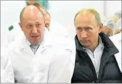  ??  ?? JUNTOS. Putin con el supuesto líder de los “hackers” rusos.