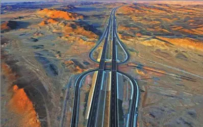  ?? CAI ZENGLE / FOR CHINA DAILY ?? An aerial view of part of the Gansu section of the Beijing-Xinjiang Expressway.
