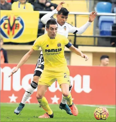  ??  ?? SUMA Y SIGUE. Bruno Soriano es el futbolista en activo que mas derbis Valencia-Villarreal ha jugado.