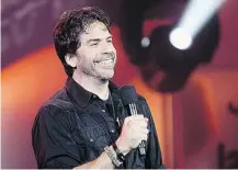  ?? PHIL CARPENTER/ GAZETTE FILES ?? Greg Giraldo: texter in search of a better connection.