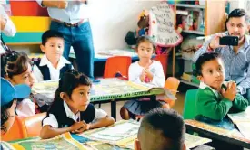  ??  ?? La estrategia fortalecer­á las escuelas con infraestru­ctura y recursos.