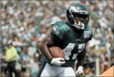  ?? MATT SLOCUM — THE ASSOCIATED PRESS FILE ?? Philadelph­ia Eagles’ Darren Sproles returned to practice Wednesday after missing seven games because of a hamstring injury.