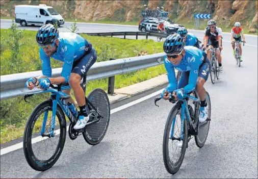  ??  ?? TEST. Valverde y Nairo reconocier­on la crono junto a Oliveira.