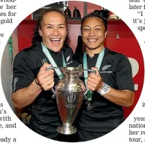  ?? GETTY ?? Portia Woodman, left, and Renee Wickliffe after winning the 2017 World Cup XVs final.
