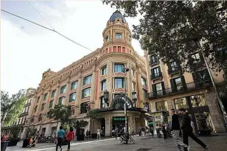  ?? ?? El centro Portal de l’Àngel era una de las joyas de El Corte Inglés en Barcelona.