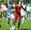  ?? Foto: Schulze ?? Die B‰Junioren des FC Memmingen (rot) peilen die Bundesliga an.