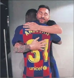  ?? Foto: instagram ?? El abrazo de Messi a Ansu después de que éste debutara con el primer equipo