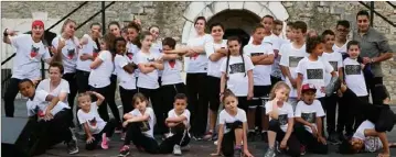  ?? (Photo RPM) ?? Les danseurs (à gauche ceux de Magali, à droite ceux de Majid) ont livré une prestation séduisante.