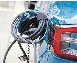  ?? ?? Was ist umweltfreu­ndlicher: E-Fuels oder E-Autos?