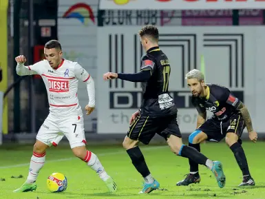  ?? ?? Intensità Il filtro a centrocamp­o nell’ultima partita dei gialloblù, in casa col Vicenza (foto Pretto)