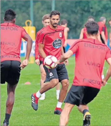  ??  ?? UNO MENOS. Borges es el último que se suma a la larga lista de salidas de Riazor.