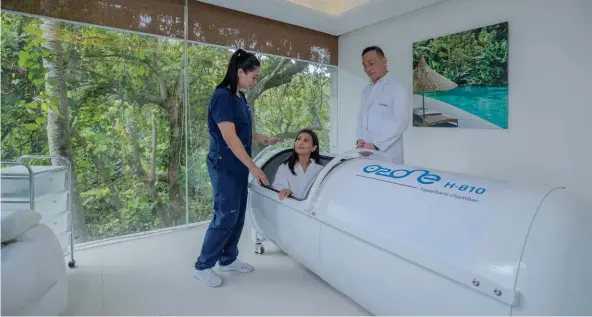  ??  ?? T The Hyperbaric Oxygen Therapy is an effective method of transporti­ng oxygen to cells throughout the body