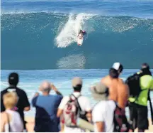  ?? MÁRCIO FERNANDES/ESTADÃO ?? Pipeline. A desejada praia do Circuito Mundial de Surfe