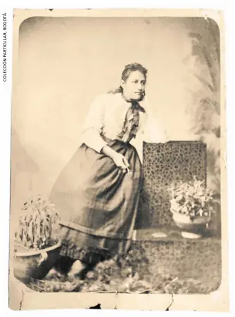  ??  ?? El retrato de una dama desconocid­a, realizado por Amalia Ramírez de Ordóñez, ca. 1898.