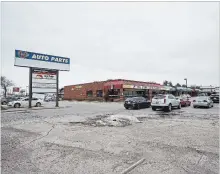  ?? JULIE JOCSAK THE ST. CATHARINES STANDARD ?? The strip mall at 350 Ontario Street was the location of the last farm on the road.