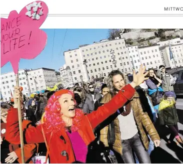  ?? BILD: SN/ROBERT RATZER ?? Bunt, laut und fröhlich: In Salzburg findet One Billion Rising heuer zum sechsten Mal statt.