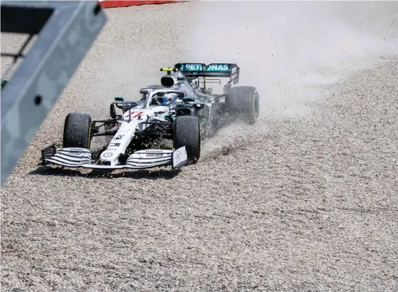  ?? FOTO: FABIAN SOMMER / AFP / LEHTIKUVA ?? Valtteri Bottas körde av banan
■ under det första träningspa­sset i Hockenheim, men klarade sig utan skador.