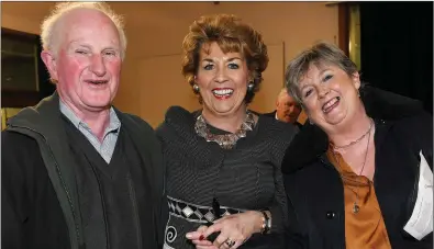  ??  ?? The latest recipient of the Freedom of Drogheda, Geraldine Byrne Nason with her sister Mary and their former teacher Donal Lynch. See story left.