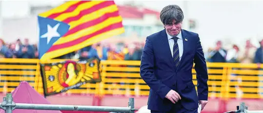  ?? EFE ?? El ex presidente de la Generalita­t, Carles Puigdemont, durante un acto político celebrado en la localidad francesa de Perpiñán el pasado mes de febrero