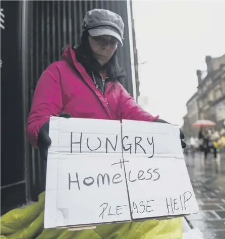  ?? PICTURE: JOHN DEVLIN ?? 0 In Glasgow, hundreds of needy people are to be found sleeping rough throughout the year