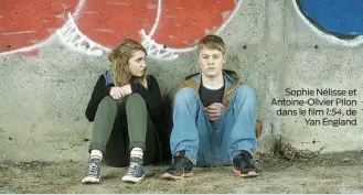  ??  ?? Sophie Nélisse et Antoine-Olivier Pilon dans le film 1:54, de Yan England