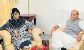  ??  ?? Union home minister Rajnath Singh during a meeting with Jammu and Kashmir chief minister Mehbooba Mufti in Srinagar on Saturday. PTI