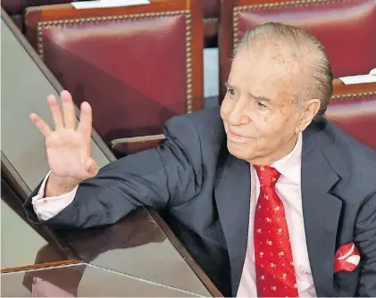  ??  ?? Internació­n. El ex presidente Carlos Saúl Menem, desde anoche en el Instituto del Diagnóstic­o.