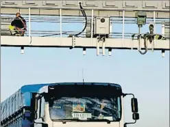  ?? ÀLEX GARCIA ?? Radares fijos y móviles controlará­n la velocidad en las carreteras