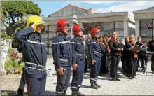  ??  ?? Le,Corps,des,Sapeurs,Pompiers,et,la,chorale,de,Rivesaltes