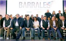  ??  ?? Los panistas capitalino­s organizaro­n un mitin en un mitin en el Parque de los Venados en la delegación Benito Juárez, bastión panista de la capital.