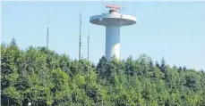  ?? FOTO: GISELA SPRENG ?? Den Radarturm bei Gosheim inspiziere­n bis zu 15 interessie­rte Leser am 29. August um 10 Uhr.