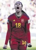  ?? ?? Salma celebra un gol con España.