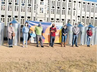  ?? FOTOS/RAÚL ALVARADO. ?? En comunidad de Puerta de la Reserva se dio cumplimien­to con apoyos del programar “Mi Patio Productivo 2020”.