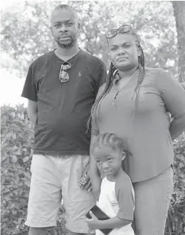  ?? RICARDO RAMIREZ BUXEDA/ORLANDO SENTINEL PHOTOS ?? Michelin McKee and Ryan Findley, the mom and stepdad of Salaythis Melvin, give their first indepth interview since their son was fatally shot by an Orange County deputy sheriff in August. With them is grandson Keboa Johnson, 4.